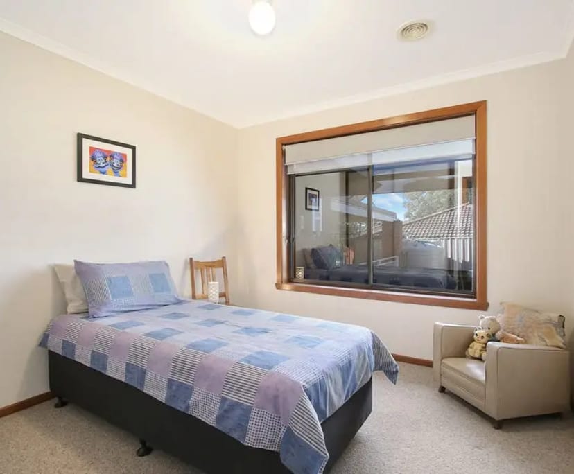 Room for Rent in Wodonga, VIC 250, Furnished, Sha...