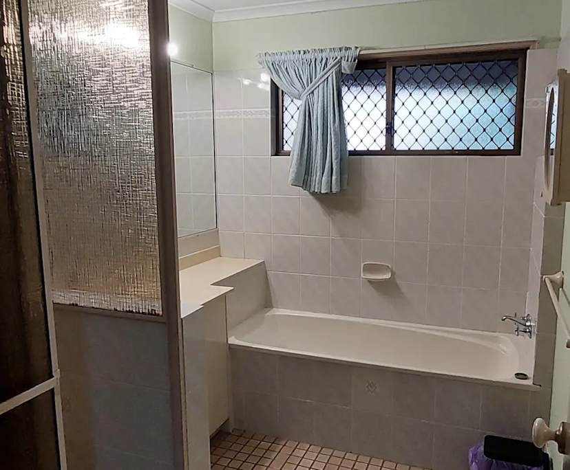 $250, Share-house, 2 rooms, Chapel Hill QLD 4069, Chapel Hill QLD 4069