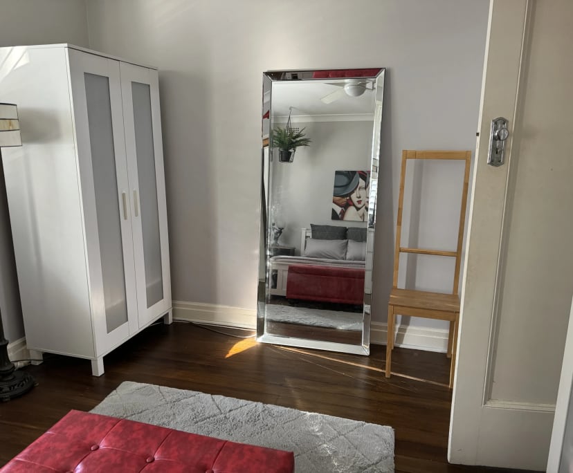 Furnished room with ensuite in a flatshare