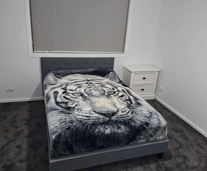 $180, Share-house, 3 bathrooms, Point Cook VIC 3030