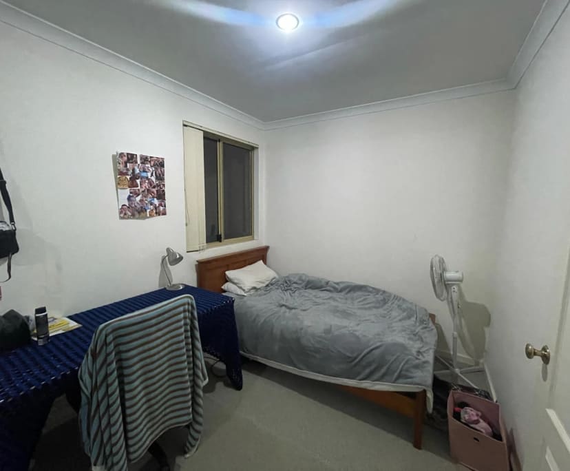 Room in a share house