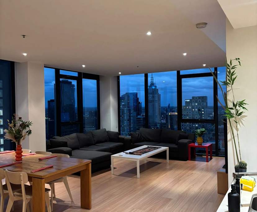 Furnished room in a flatshare