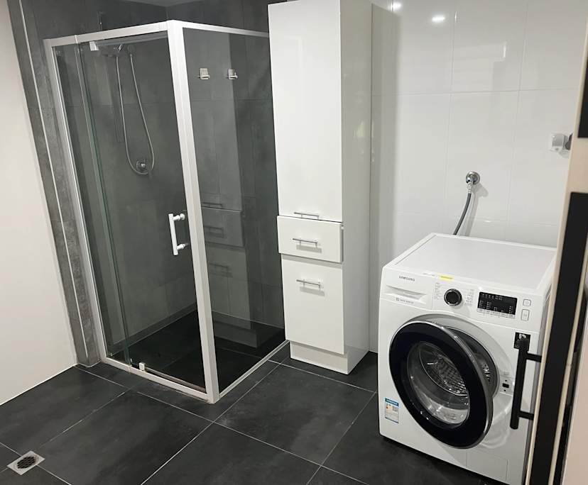 $400, Share-house, 4 bathrooms, Holland Park QLD 4121