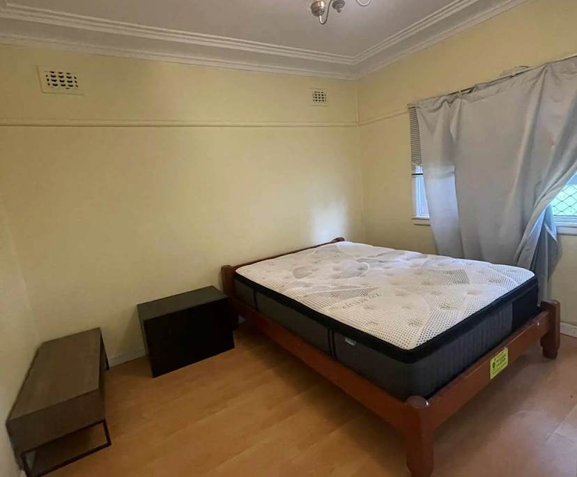 Room in a share house