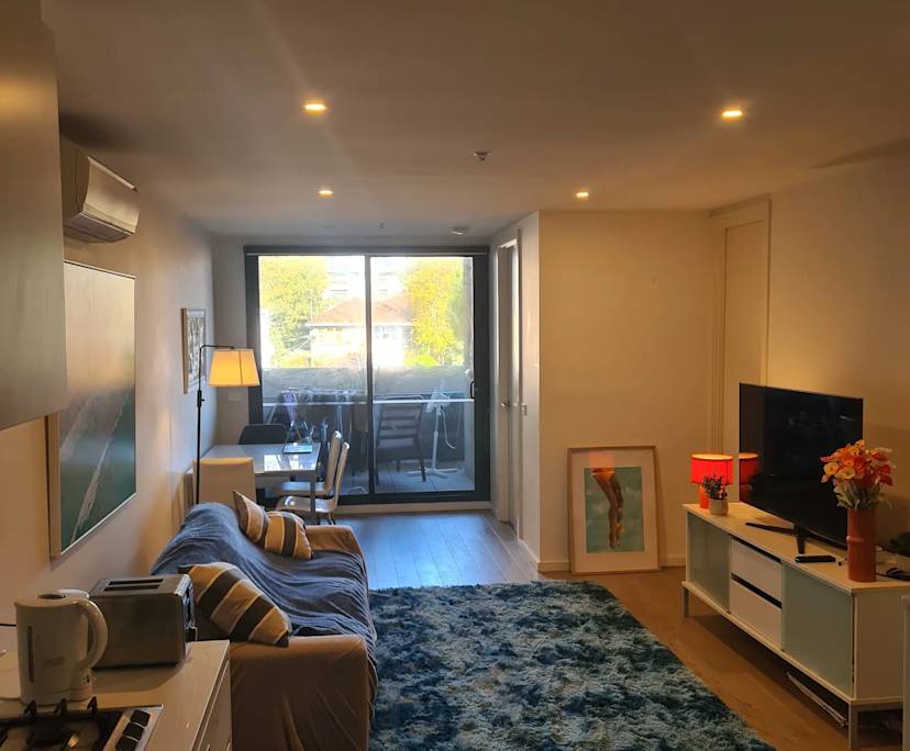 Furnished room in a flatshare