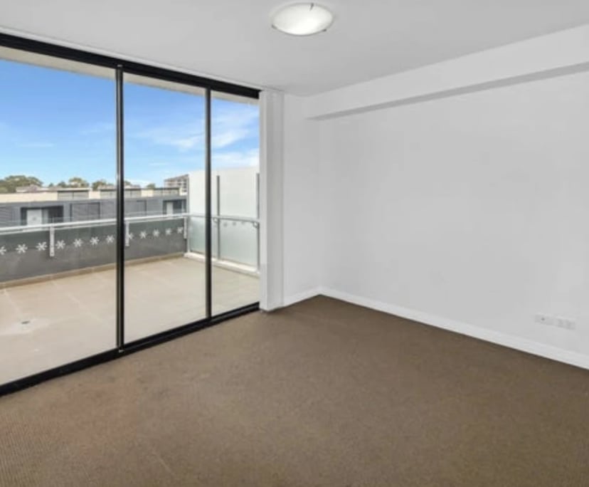 Unfurnished room with own bathroom