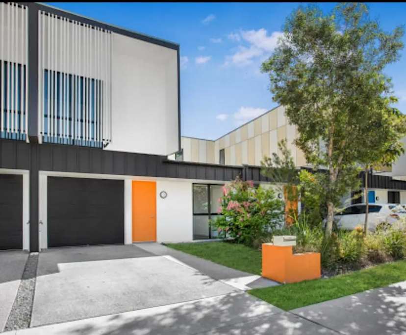 $380, Share-house, 3 bathrooms, Southport QLD 4215