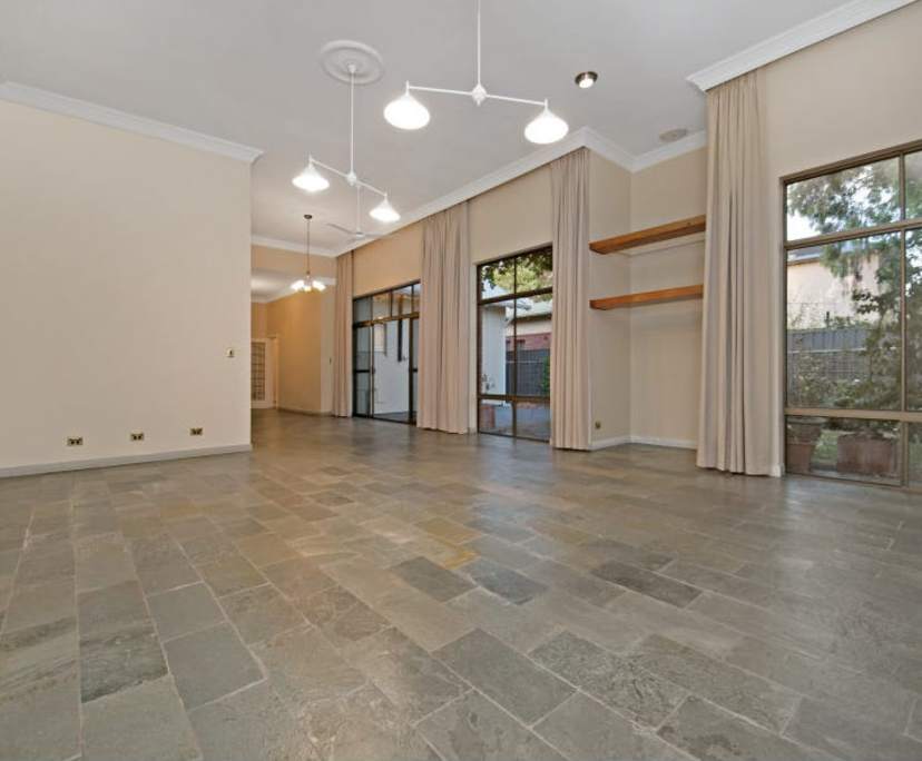 Room in a share house