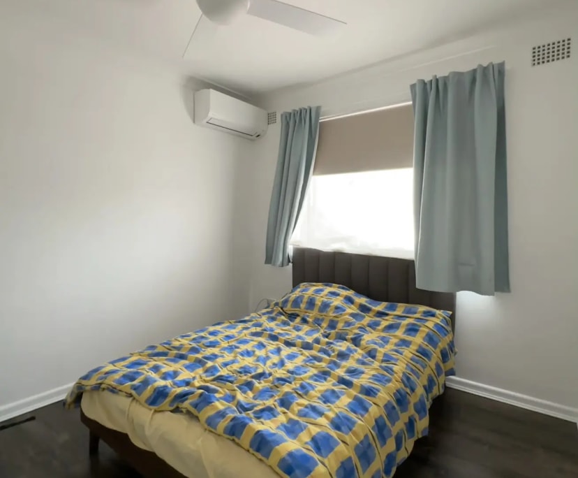 Furnished room in a flatshare
