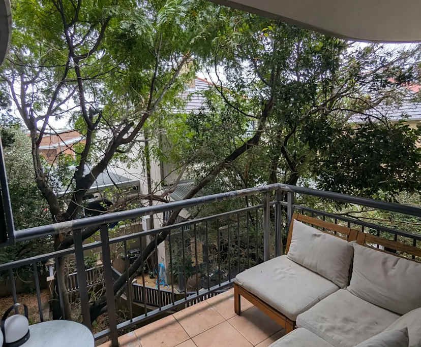 Unfurnished room in a flatshare