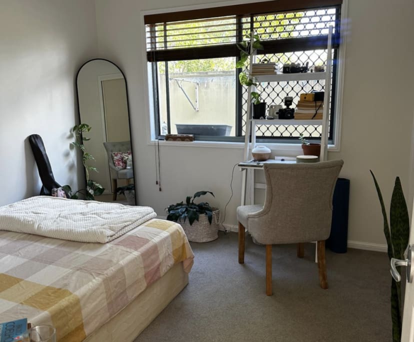 Room in a share house