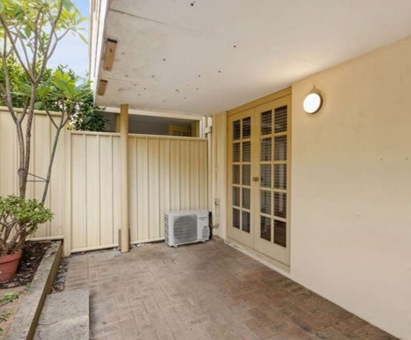 $650, Whole-property, 2 bathrooms, Perth WA 6004