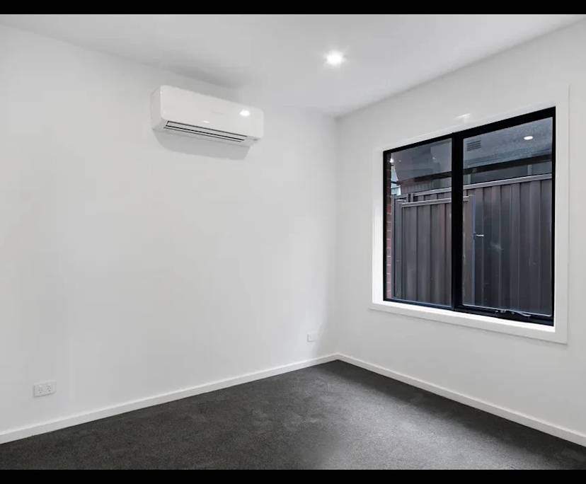 Whole property with 2 rooms for rent