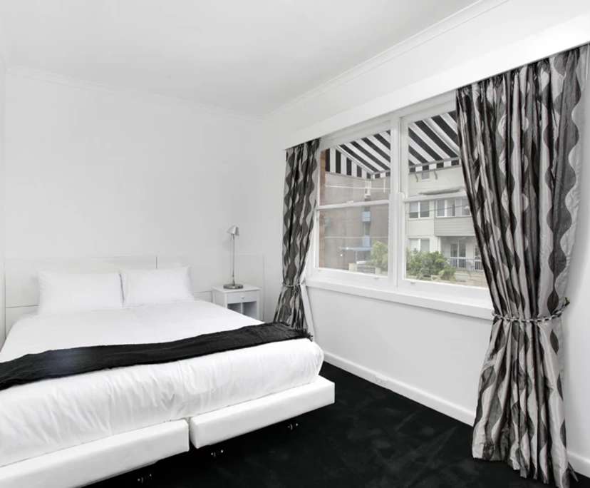 $675, 1-bed, 1 bathroom, South Yarra VIC 3141