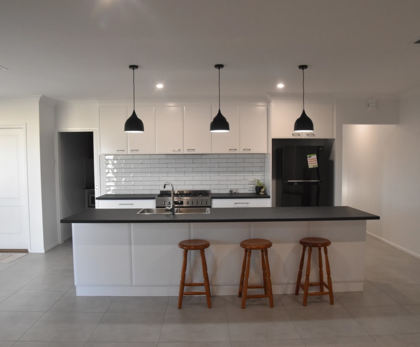 $260, Share-house, 4 bathrooms, Gobbagombalin NSW 2650