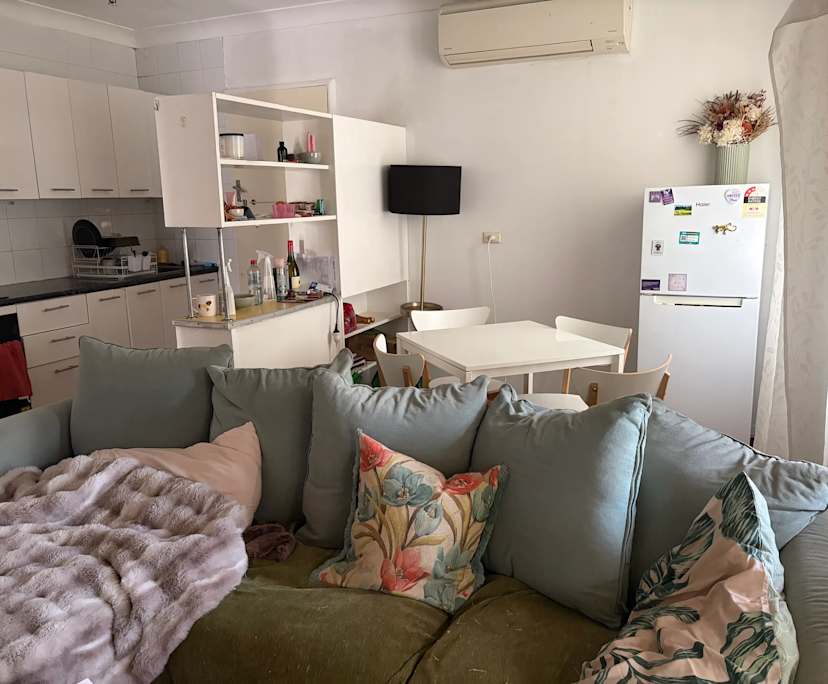 Unfurnished room in a flatshare