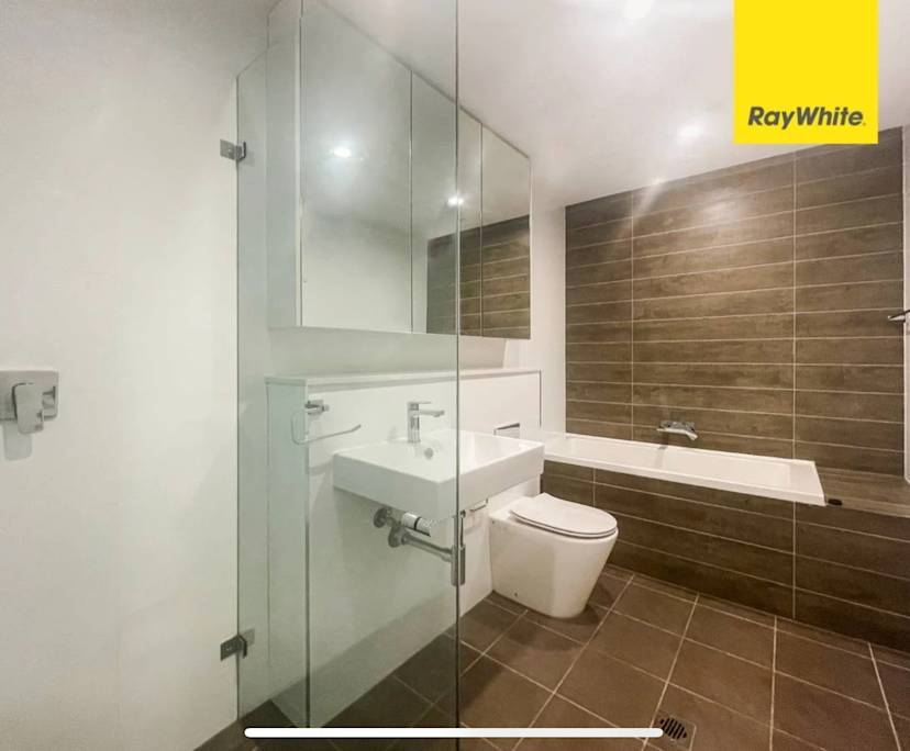 Unfurnished room with own bathroom
