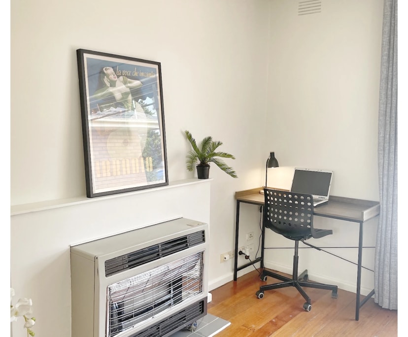 Room in a share house