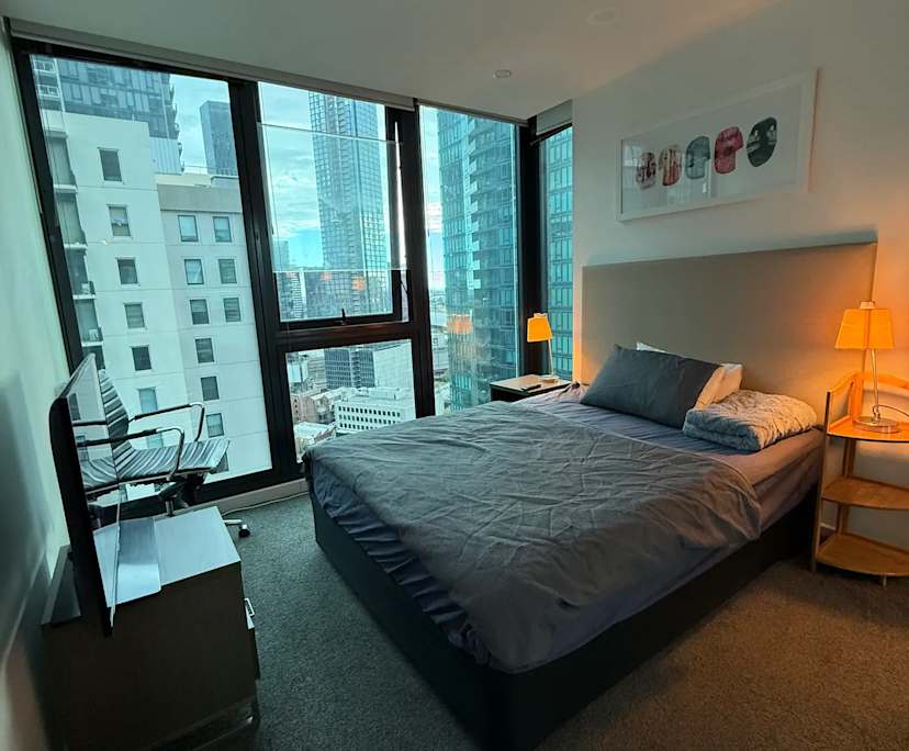 Furnished room in a flatshare