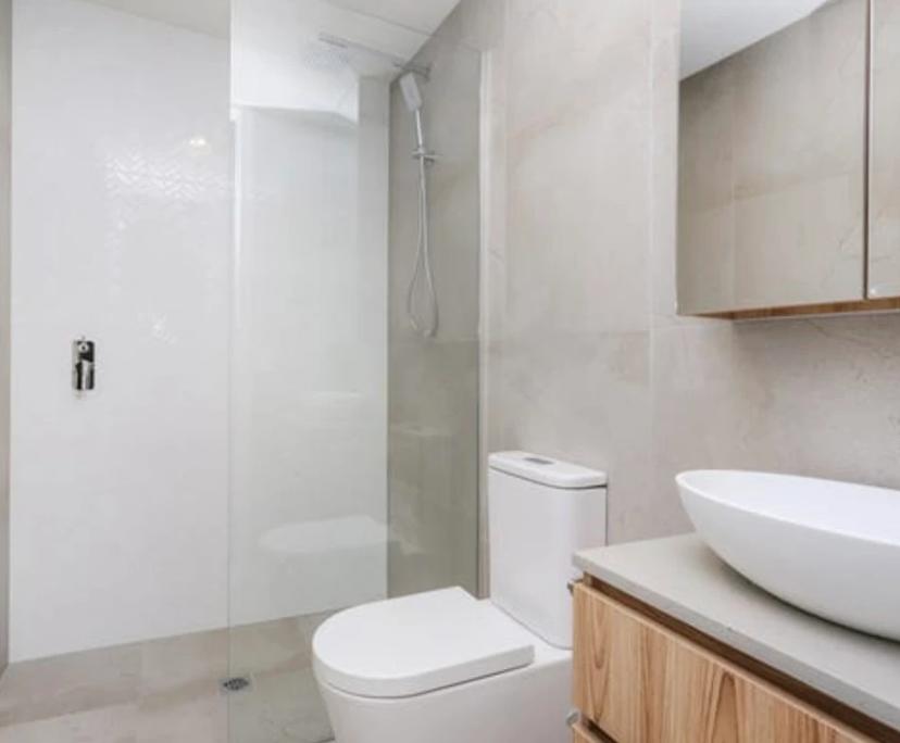 Unfurnished room with own bathroom