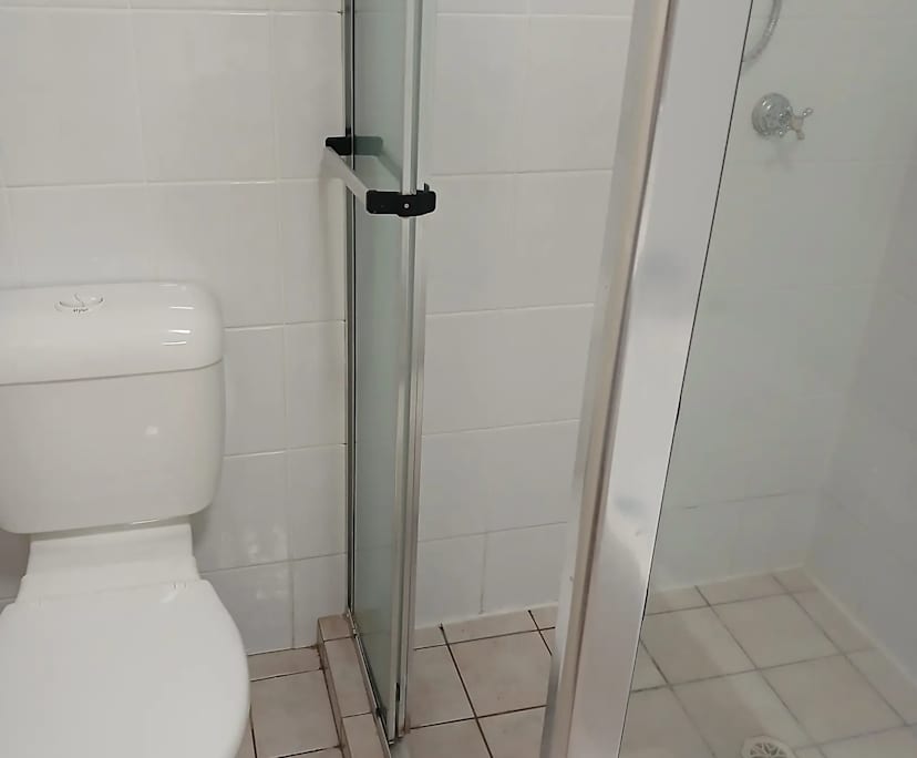 $300, Flatshare, 2 rooms, Runaway Bay QLD 4216, Runaway Bay QLD 4216