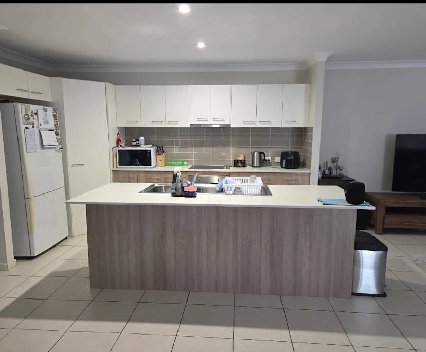 $300, Flatshare, 3 bathrooms, Waterford West QLD 4133