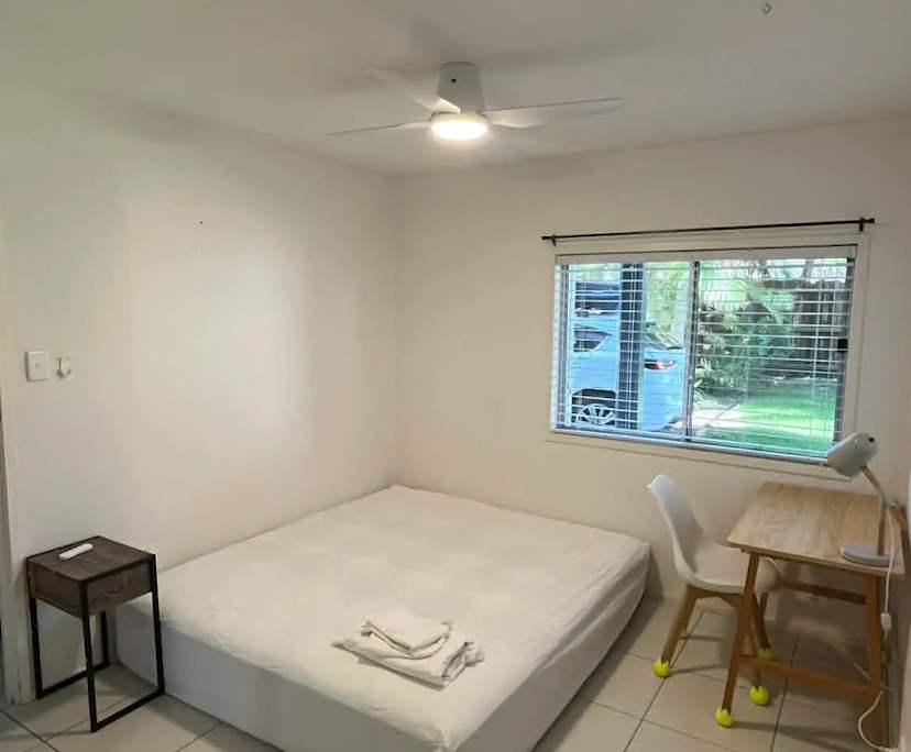 Furnished room in a flatshare