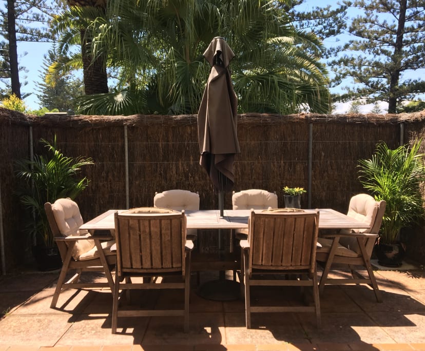 $350, Flatshare, 2 bathrooms, Main Beach QLD 4217