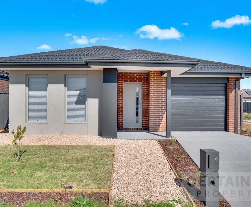 $230, Share-house, 3 bathrooms, Melton South VIC 3338