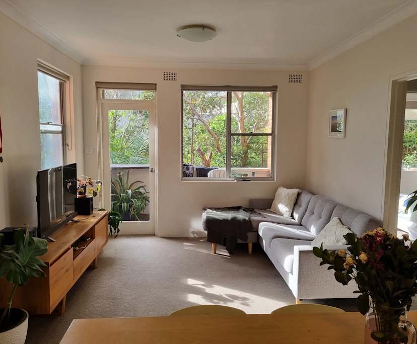 Furnished room in a flatshare
