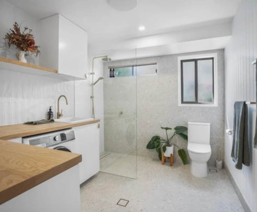 Whole property with 3 rooms for rent