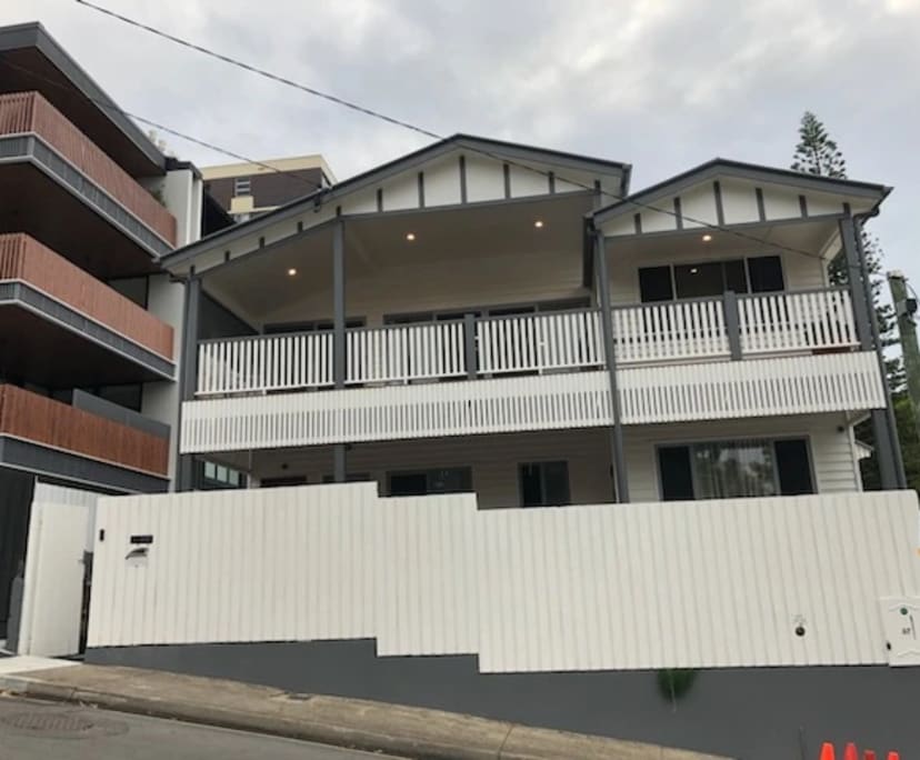 Room for Rent in Highgate Hill, Brisbane 300, Fur...