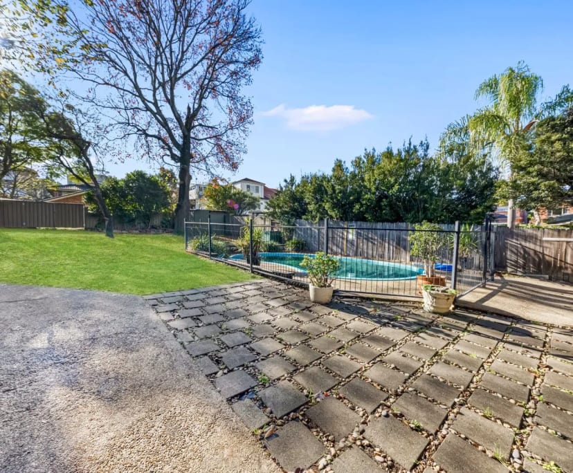 Room in a share house
