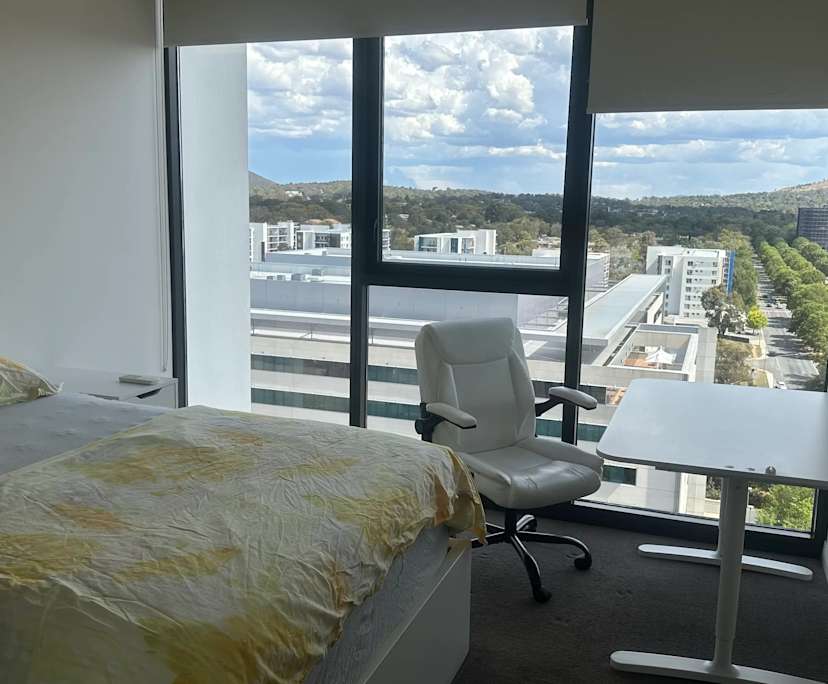 Furnished room with ensuite in a flatshare