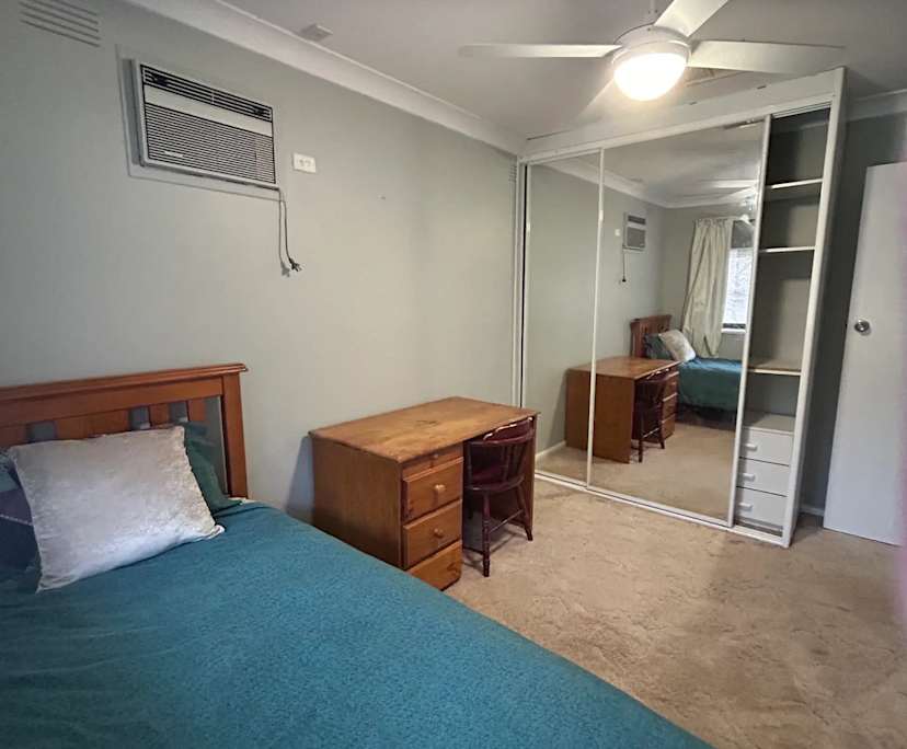 $200, Share-house, 4 bathrooms, Mount Austin NSW 2650