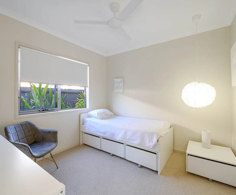 $300, Homestay, 4 bathrooms, Peregian Springs QLD 4573