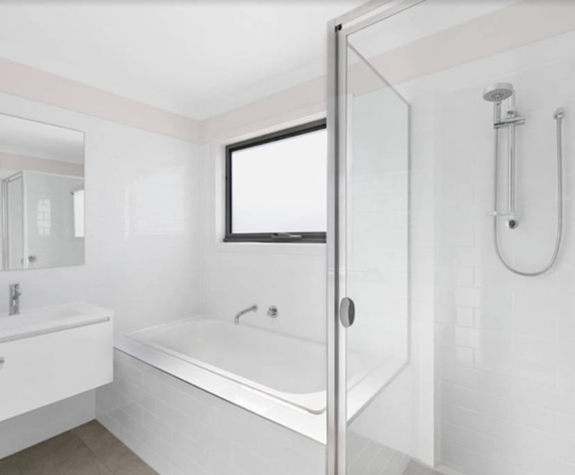 Room for Rent in Oaks Estate, Canberra 280, Furni...