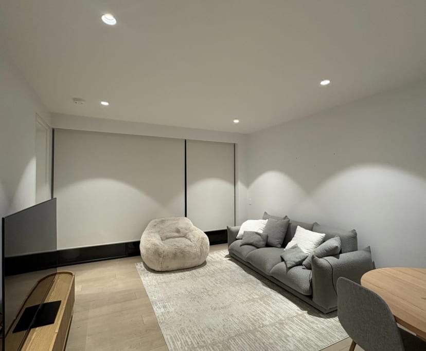 Unfurnished room with own bathroom