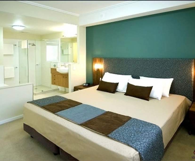 $700, Whole-property, 2 bathrooms, Airlie Beach QLD 4802