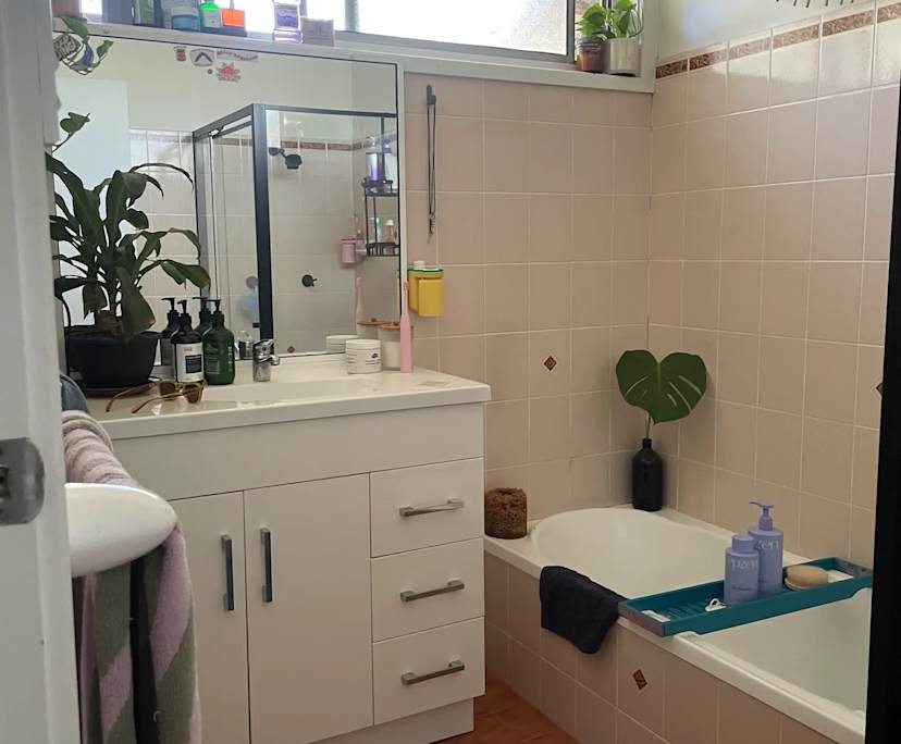 $280, Student-accommodation, 3 bathrooms, Waratah West NSW 2298