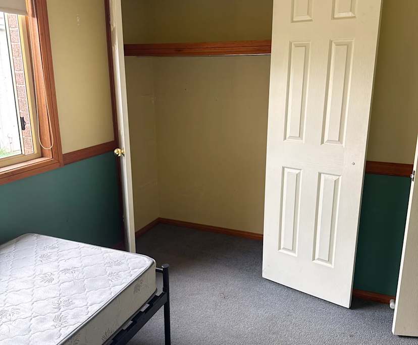 Room in a share house