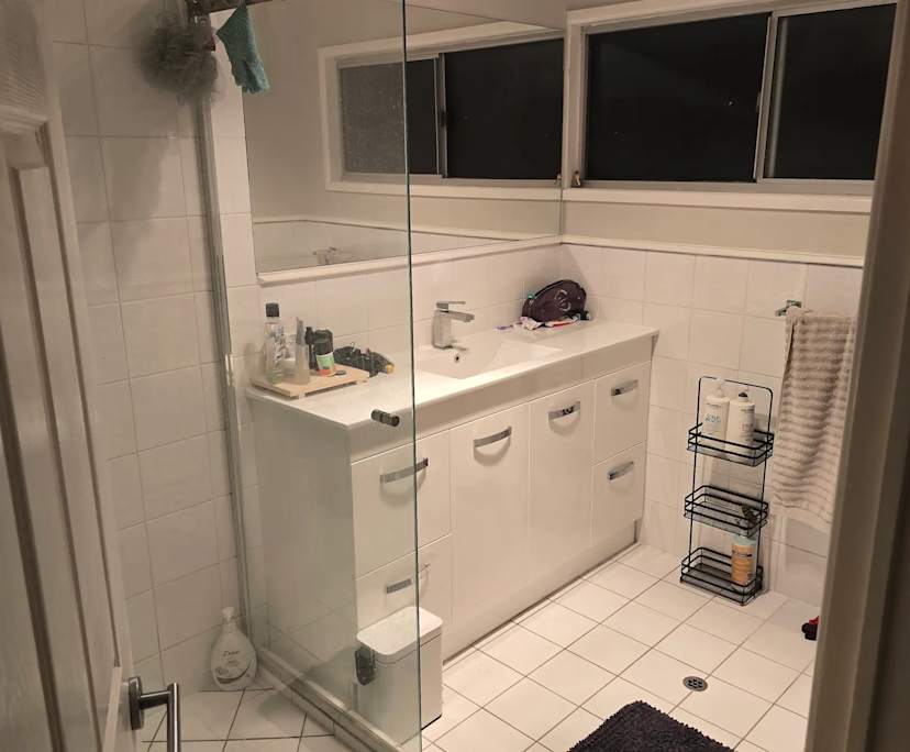 Room in a share house