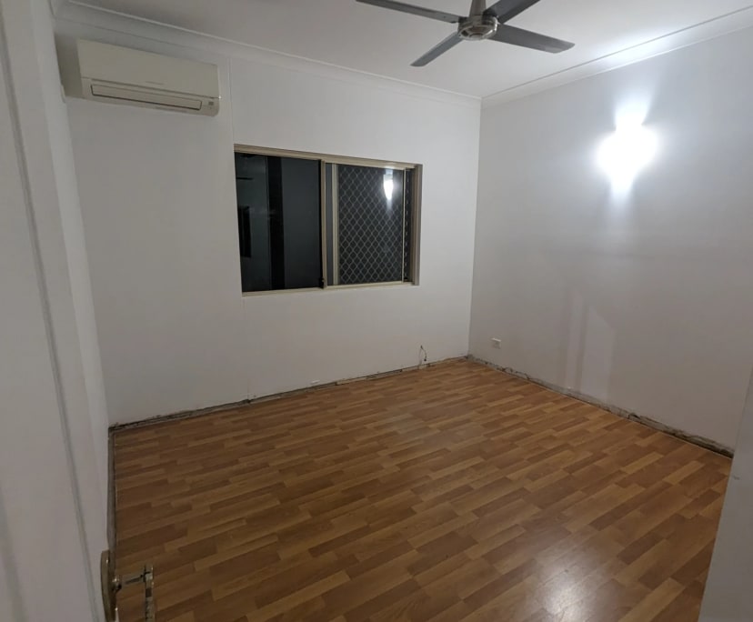 Homestay for Rent in Coconut Grove, Darwin 250, F...