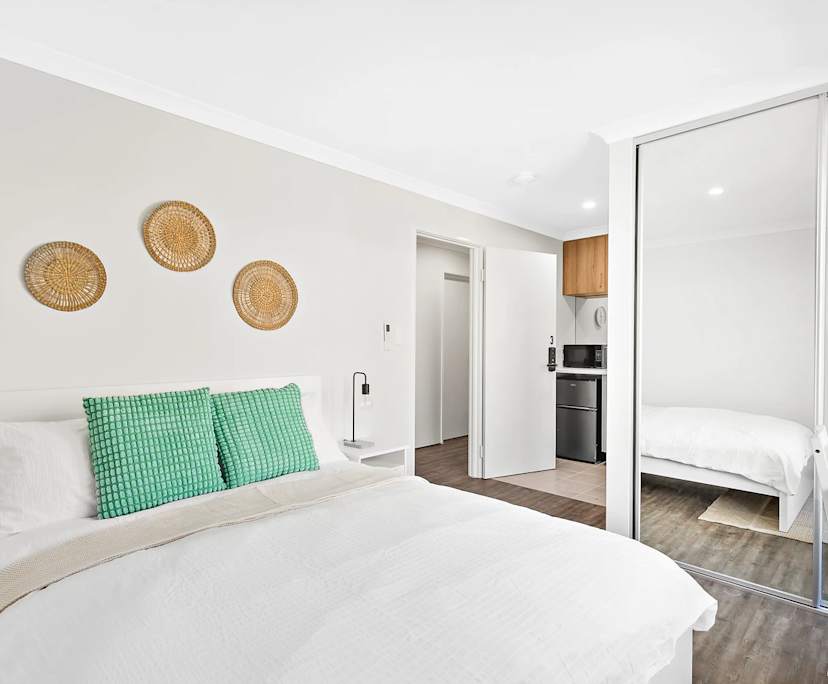 $340, Share-house, 6 bathrooms, Madora Bay WA 6210