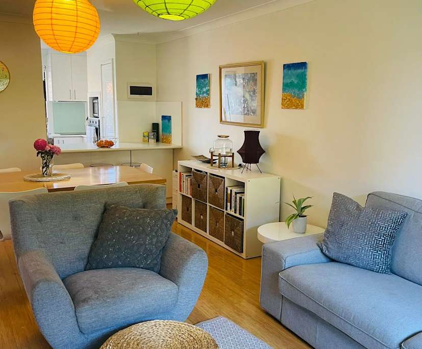 Furnished room in a flatshare