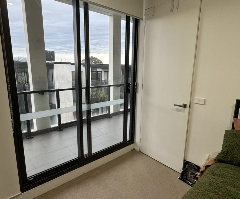 Unfurnished room with own bathroom