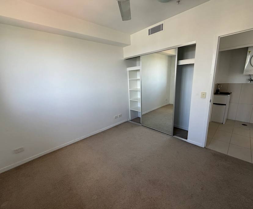 $360, Flatshare, 2 bathrooms, South Brisbane QLD 4101