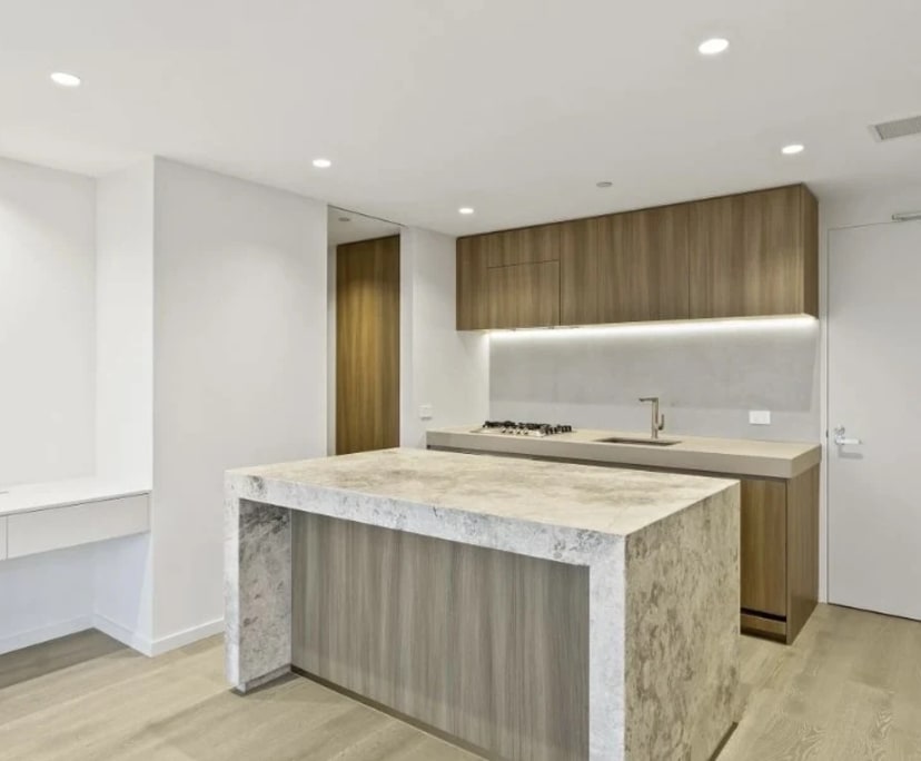 Furnished room with ensuite in a flatshare