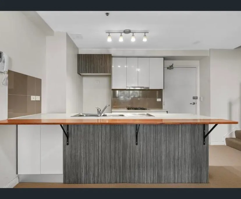 Furnished room with ensuite in a flatshare