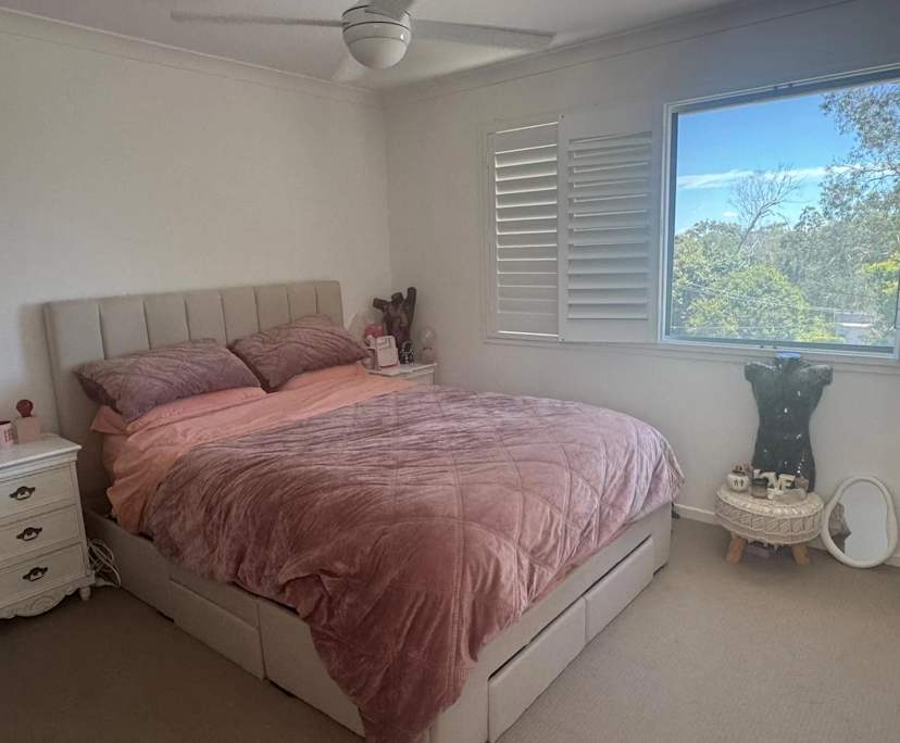 Unfurnished room with own bathroom